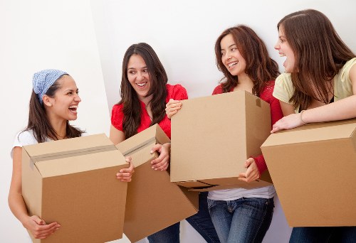 Packing and lifting support for a home removal